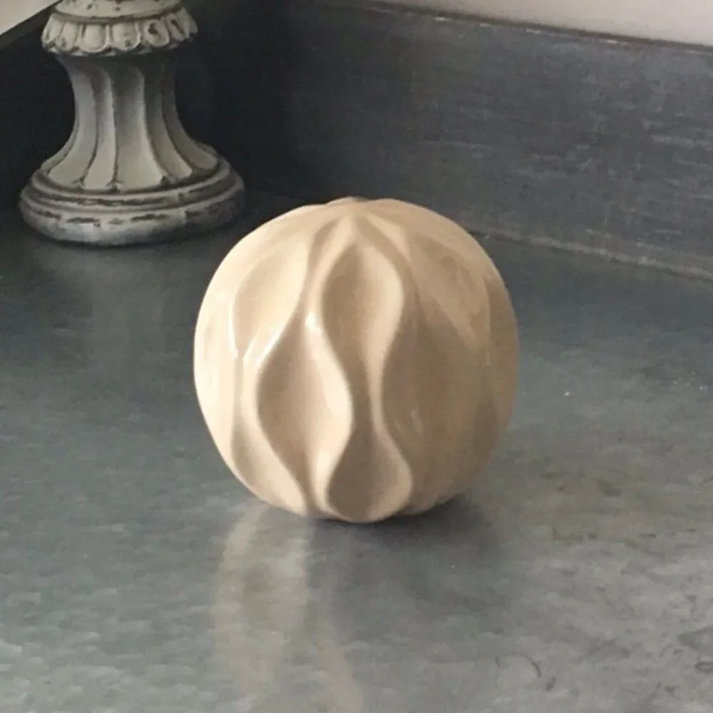 N/A 6oz sphere decor